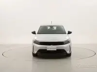 Usata Opel Corsa 101 CV (74 kW) 2025 Grigio Utilitaria