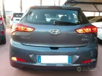 Usata Hyundai i20 Comfort 75 CV (55 kW) 2016 Grigio Berlina