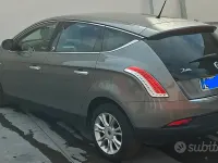 Usata Lancia Delta 120 CV (88 kW) 2012 Grigio Utilitaria