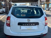 Usata Dacia Duster Lauréate 104 CV (76 kW) 2015 Bianco SUV
