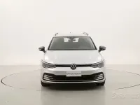 Usata VW Golf VIII Life 116 CV (85 kW) 2021 Grigio Station wagon