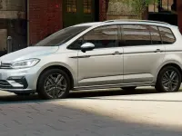 Nuova VW Touran Business 150 CV (110 kW) 2026 Dolomite silver metallizzato Monovolume