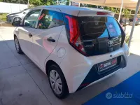 Usata Toyota Aygo Connect Style 72 CV (52 kW) 2020 Bianco Utilitaria