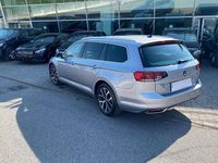 Usata VW Passat Executive 150 CV (110 kW) 2022 Argento Station wagon