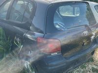 Usata Toyota Yaris 75 CV (55 kW) 2002 Nero Utilitaria