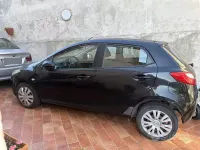Usata Mazda 2 75 CV (55 kW) 2010 Nero Utilitaria