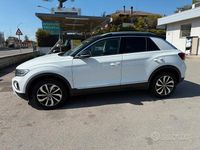 Usata VW T-Roc R-line 150 CV (110 kW) 2024 Bianco SUV
