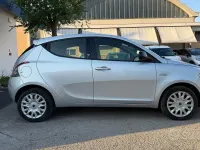 Usata Lancia Ypsilon 69 CV (50 kW) 2015 Grigio Utilitaria