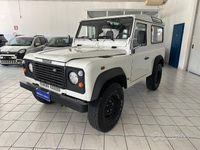 Usata Land Rover Defender 2001 Bianco SUV