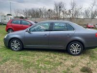 Usata VW Jetta 105 CV (77 kW) 2006 Gray Berlina