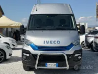Usata Iveco Daily 136 CV (100 kW) 2018 Grigio Berlina