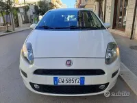 Usata Fiat Punto Lounge 78 CV (57 kW) 2014 Bianco pastello Utilitaria