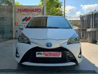 Usata Toyota Yaris Hybrid Cool 73 CV (53 kW) 2019 Bianco Berlina