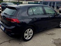 Usata VW Golf VIII Life 116 CV (85 kW) 2022 Grigio Berlina