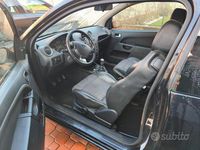 Usata Ford Fiesta 103 CV (75 kW) 2006 Nero Utilitaria