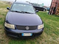 Usata VW Passat 110 CV (80 kW) 2000 Blu Station wagon