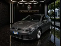 Usata VW Golf VIII Life 131 CV (96 kW) 2021 Grigio Berlina