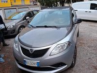 Usata Lancia Ypsilon 69 CV (50 kW) 2017 Grigio Utilitaria