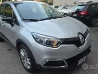Usado Renault Captur 120 CV (88 kW) 2017 Gris SUV