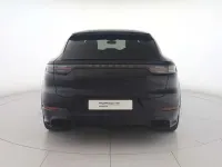 Usata Porsche Cayenne 462 CV (339 kW) 2023 Blu moonlight metallizzato SUV