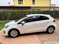 Usata Kia Rio Active 83 CV (61 kW) 2016 Bianco Utilitaria