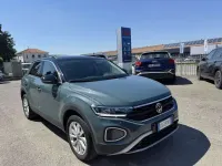 Usata VW T-Roc Edition 116 CV (85 kW) 2024 Petroleum blue metallizzato SUV