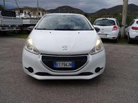 Usata Peugeot 208 68 CV (50 kW) 2014 Bianco Utilitaria