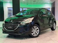 Usata Peugeot 208 68 CV (50 kW) 2015 Nero Utilitaria