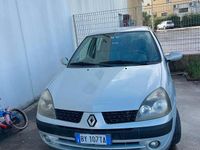 Usata Renault Clio II 58 CV (42 kW) 2002 Grigio Berlina