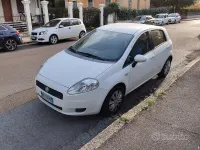 Usata Fiat Grande Punto 75 CV (55 kW) 2006 Bianco Utilitaria