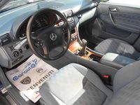 Usata Mercedes C220 Classic 143 CV (105 kW) 2003 Blu/azzurro Station wagon