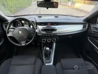 Usata Alfa Romeo Giulietta 120 CV (88 kW) 2014 Rosso Utilitaria