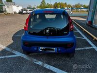 Usata Peugeot 107 68 CV (50 kW) 2010 Blu Utilitaria