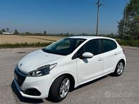 Usata Peugeot 208 Active 82 CV (60 kW) 2016 Bianco Utilitaria