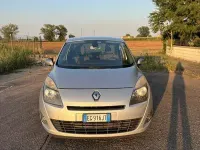 Usata Renault Scénic III 110 CV (80 kW) 2011 Grigio Monovolume