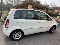 Usata Lancia Musa 77 CV (56 kW) 2010 Bianco Monovolume