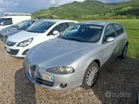 Usata Alfa Romeo 147 Distinctive 120 CV (88 kW) 2006 Grigio Utilitaria