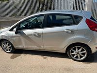 Usata Ford Fiesta 80 CV (58 kW) 2011 Grigio Utilitaria
