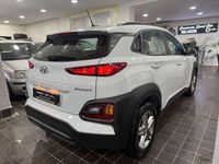 Usata Hyundai Kona Xpossible 120 CV (88 kW) 2021 Dark metal white SUV