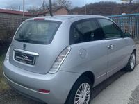 Usado Lancia Ypsilon 60 HP (44 kW) 2010 Cinzento Citadino