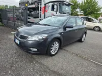 Usata Kia Ceed GT LX 90 CV (66 kW) 2012 Nero Berlina