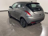 Usata Lancia Ypsilon Gold 69 CV (50 kW) 2023 Grigio Utilitaria