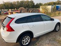 Usata Volvo V60 CC 150 CV (110 kW) 2016 Bianco Station wagon