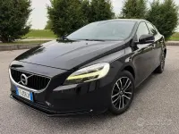 Usata Volvo V40 Business Edition 120 CV (88 kW) 2018 Nero Berlina