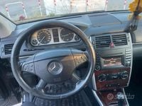 Usata Mercedes B180 Premium 109 CV (80 kW) 2011 Nero Utilitaria