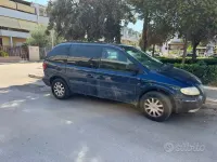 Usata Chrysler Voyager Limited 143 CV (105 kW) 2002 Bluazzurro Monovolume