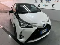 Begagnad Toyota Yaris Hybrid Style 73 HK (53 kW) 2017 Vit Sedan