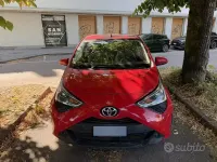 Usata Toyota Aygo Connect Style 72 CV (52 kW) 2020 Rosso Utilitaria