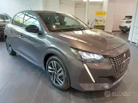 Usata Peugeot 208 Allure 102 CV (75 kW) 2023 Grigio Utilitaria