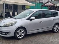 Usata Renault Scénic III 110 CV (80 kW) 2012 Grigio Monovolume